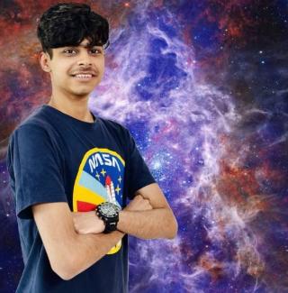 Kashif Alvi posting for photographer
